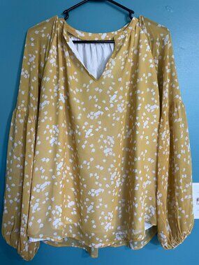 Yellow/White Long-Sleeve Women's Blouse, Size Large